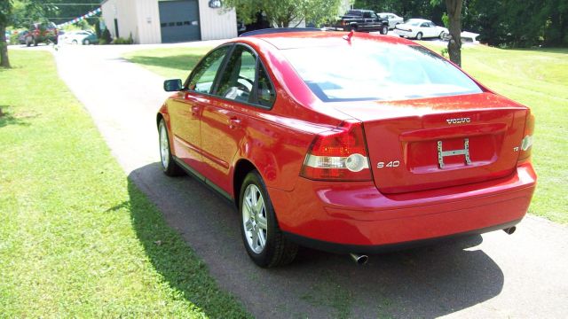 Volvo S40 2005 photo 2