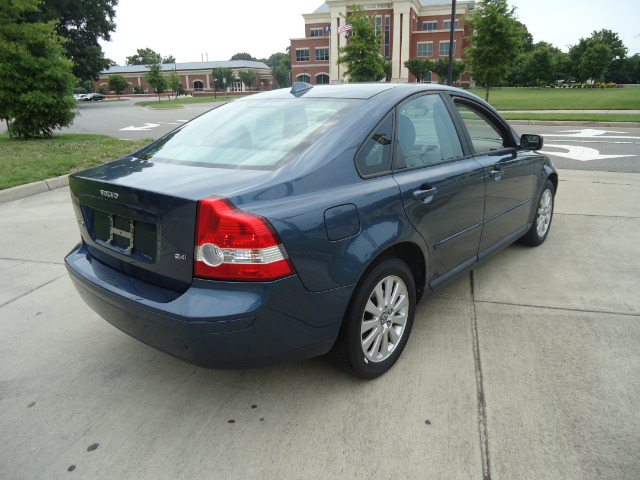 Volvo S40 2005 photo 2