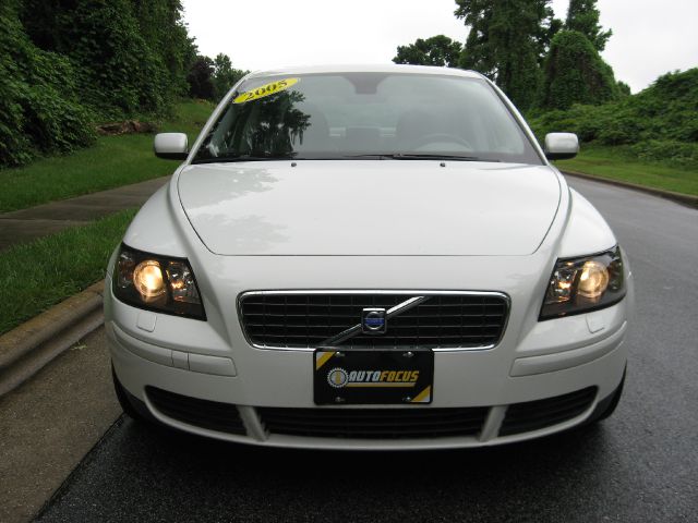 Volvo S40 2005 photo 25