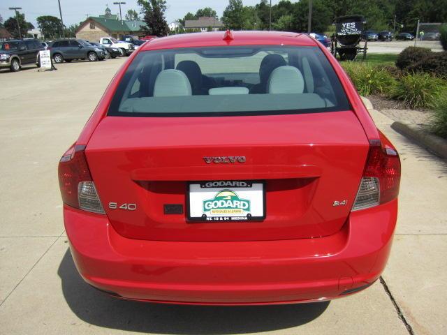 Volvo S40 2008 photo 3