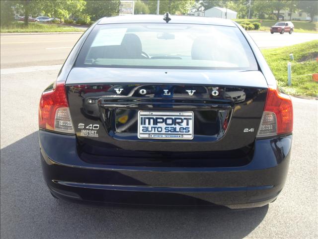 Volvo S40 2009 photo 2