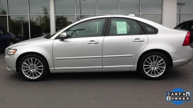 Volvo S40 2009 photo 2