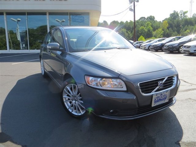 Volvo S40 2010 photo 3