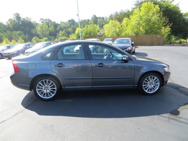 Volvo S40 2010 photo 4