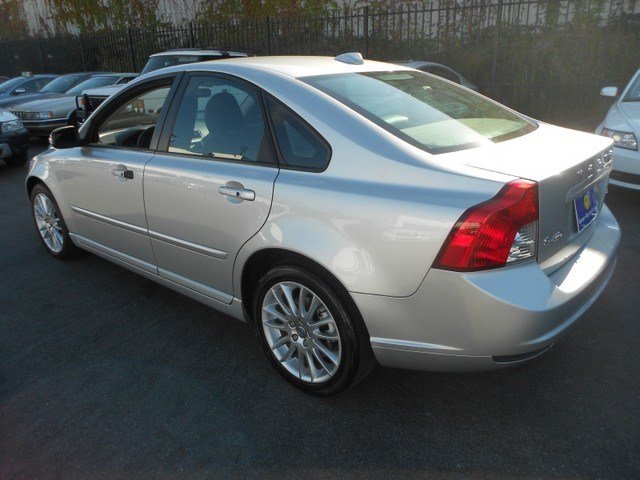 Volvo S40 2010 photo 4