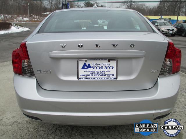 Volvo S40 2010 photo 3