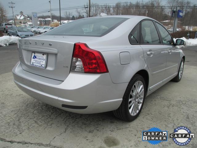 Volvo S40 2010 photo 4