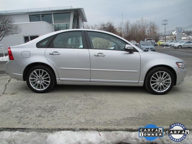 Volvo S40 2010 photo 5