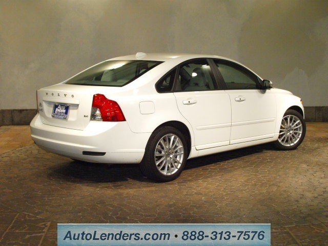 Volvo S40 2010 photo 2