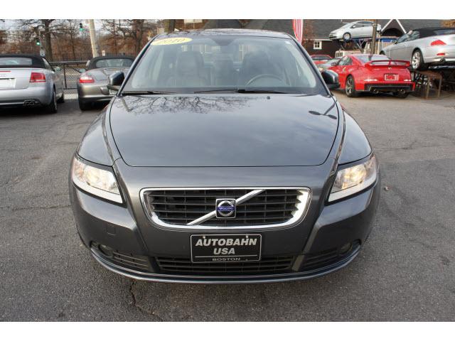 Volvo S40 2010 photo 4