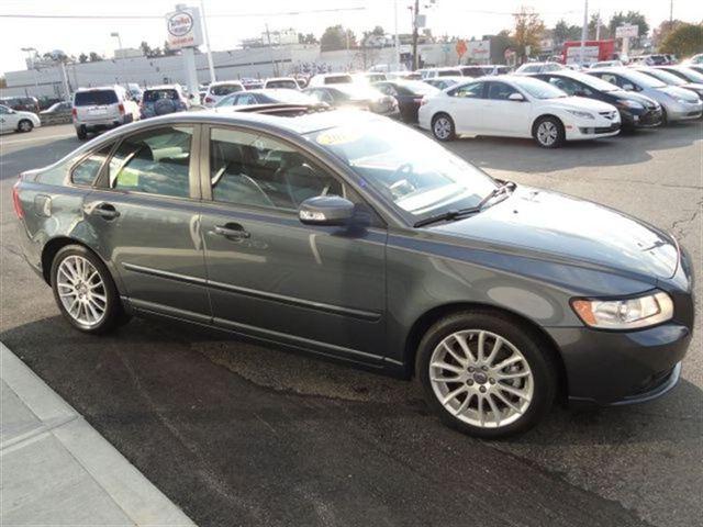 Volvo S40 2010 photo 2