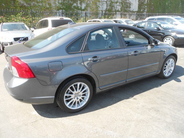 Volvo S40 2010 photo 2