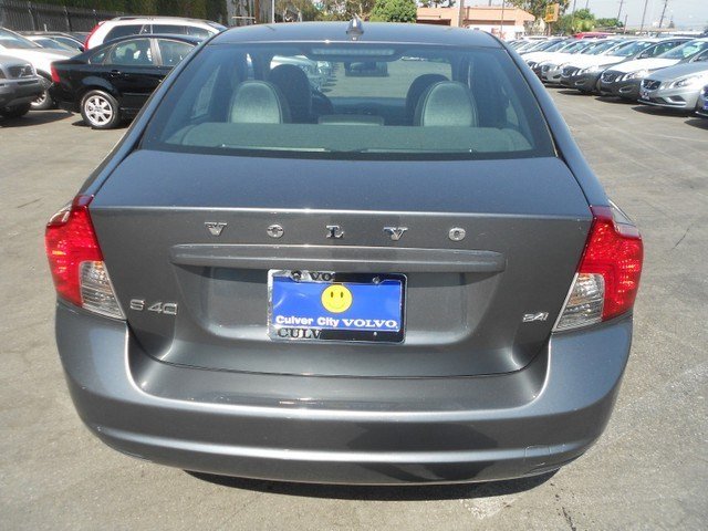 Volvo S40 2010 photo 3