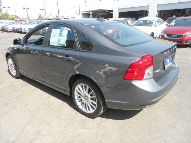 Volvo S40 2010 photo 4