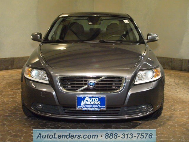 Volvo S40 2010 photo 1