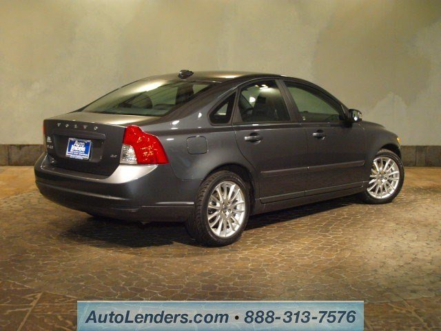 Volvo S40 2010 photo 2