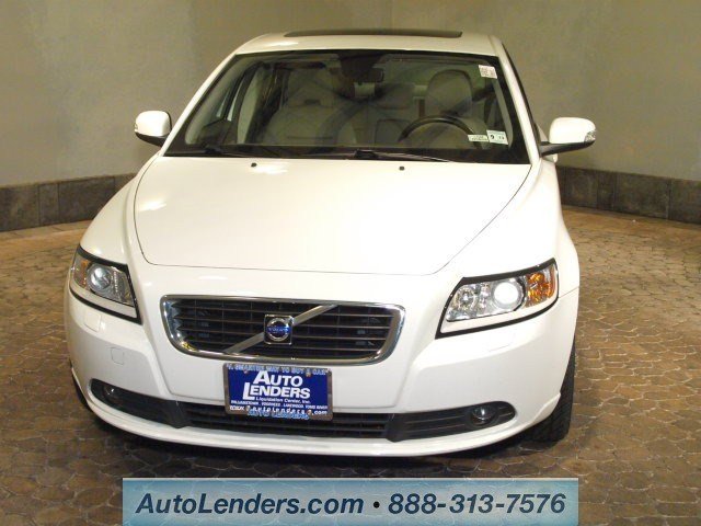 Volvo S40 2010 photo 1