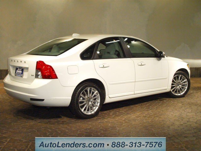 Volvo S40 2010 photo 2