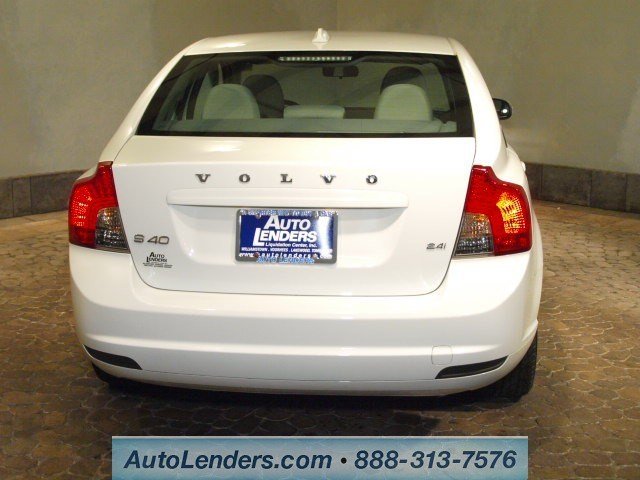 Volvo S40 2010 photo 4