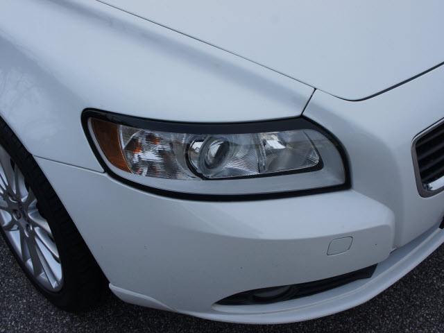 Volvo S40 2010 photo 1