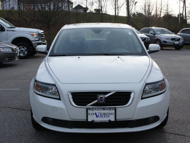 Volvo S40 2010 photo 3