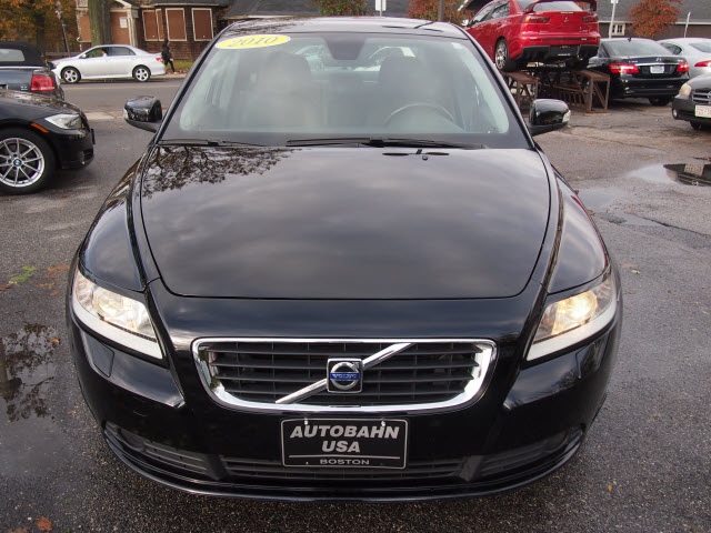 Volvo S40 2010 photo 4