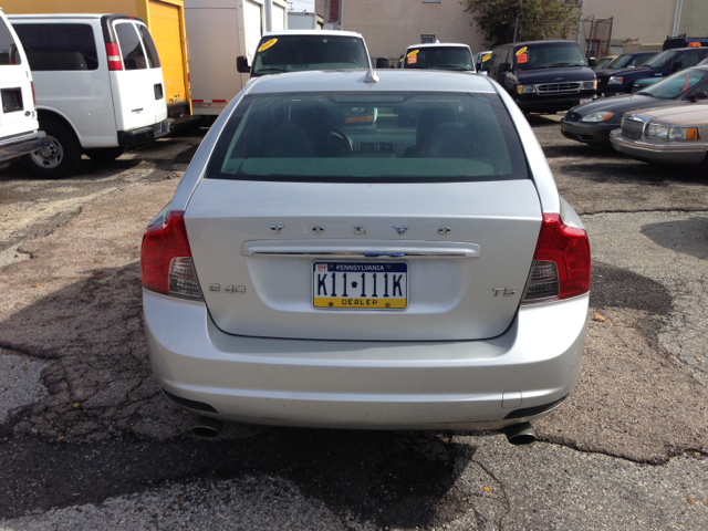 Volvo S40 2011 photo 3