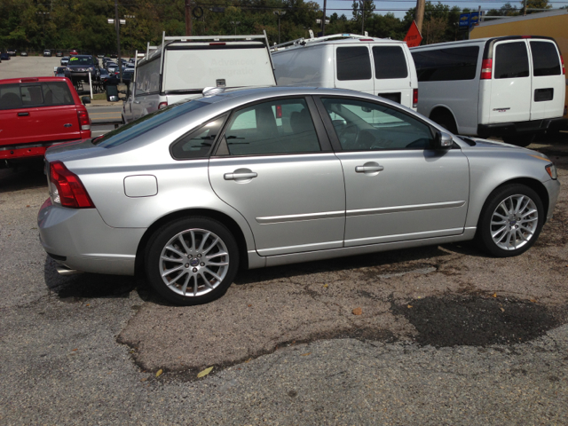 Volvo S40 2011 photo 4