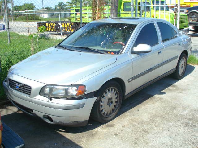 Volvo S60 2001 photo 1