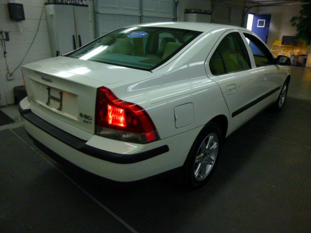 Volvo S60 2001 photo 16