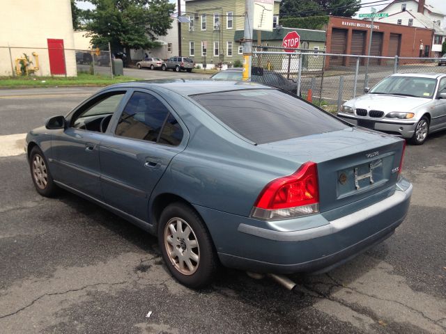 Volvo S60 2.0T W/ NAV Sedan