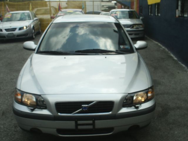 Volvo S60 2.5i Sedan 4D Sedan