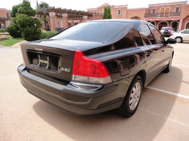 Volvo S60 2.5i Sedan 4D Sedan