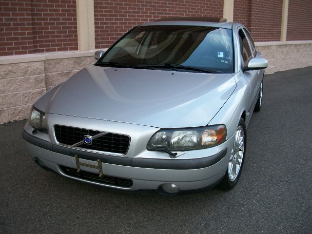 Volvo S60 4WD 4dr Sport Sedan