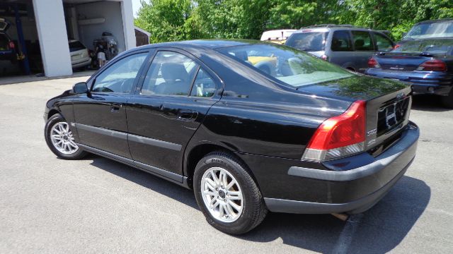 Volvo S60 2004 photo 2