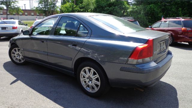 Volvo S60 4WD 4dr Sport Sedan