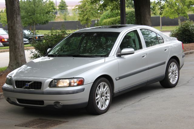 Volvo S60 4WD 4dr Sport Sedan