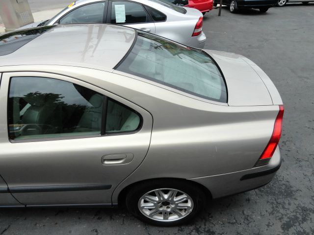 Volvo S60 2004 photo 2