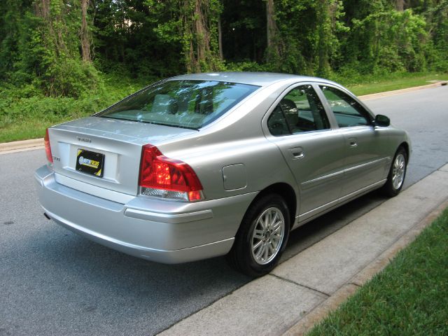 Volvo S60 2005 photo 25