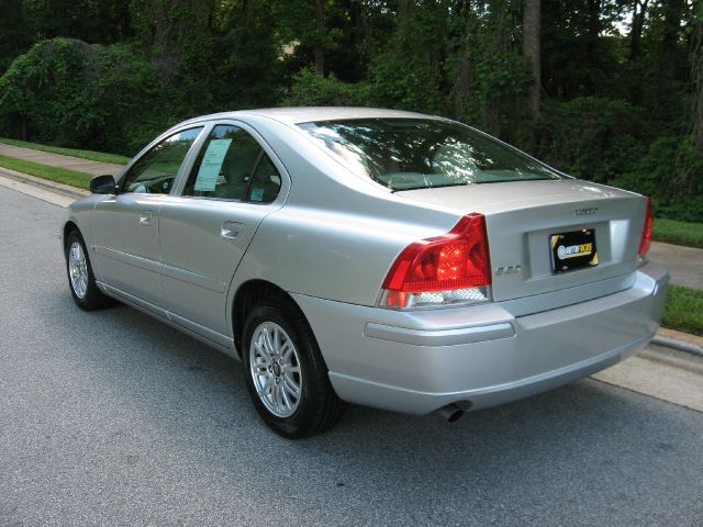 Volvo S60 2005 photo 26