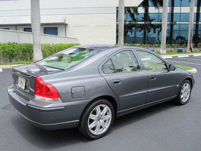 Volvo S60 2005 photo 32