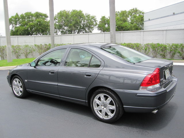 Volvo S60 2005 photo 9