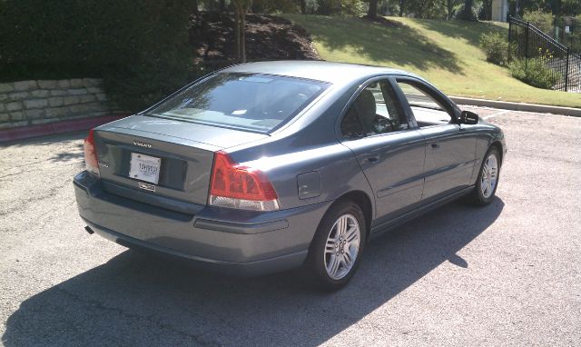 Volvo S60 2005 photo 2