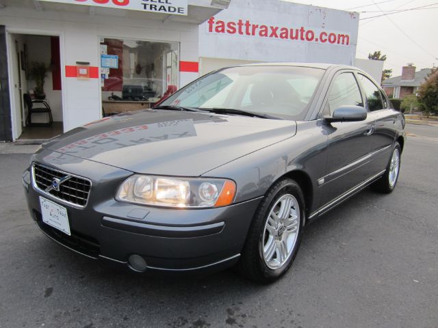 Volvo S60 2005 photo 2