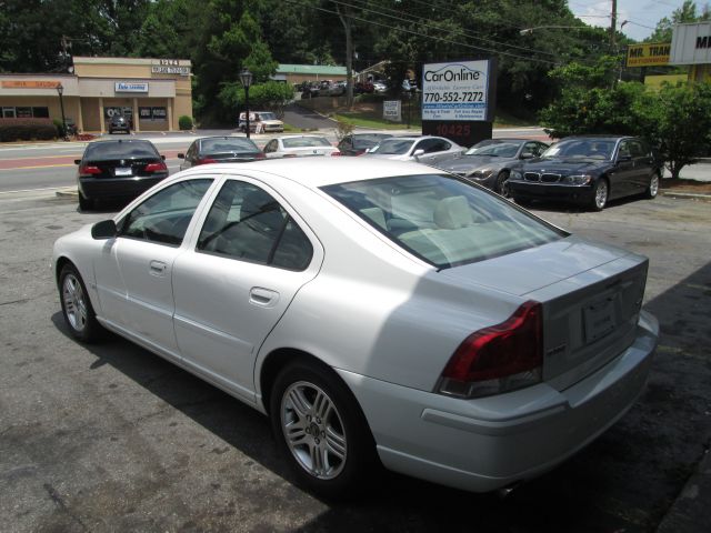 Volvo S60 2005 photo 1