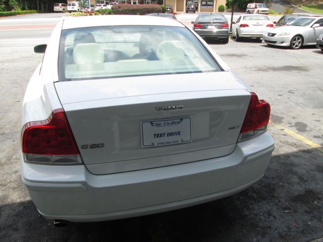 Volvo S60 2005 photo 12