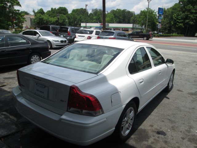 Volvo S60 2005 photo 16