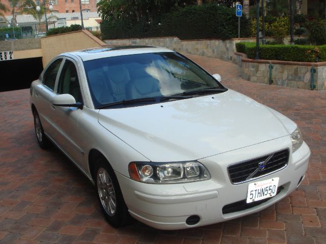 Volvo S60 2005 photo 1