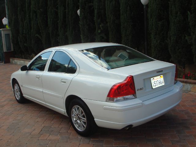 Volvo S60 2005 photo 2