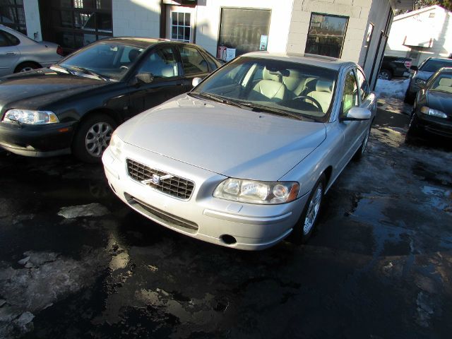 Volvo S60 2005 photo 1